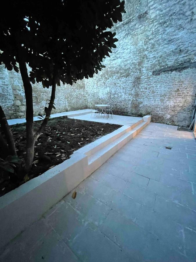 Le Jardin Niortais - Hyper Centre- Proche Gare - Paisible - Grand Jardin Prive, Wifi Hd -Netflix Daire Dış mekan fotoğraf