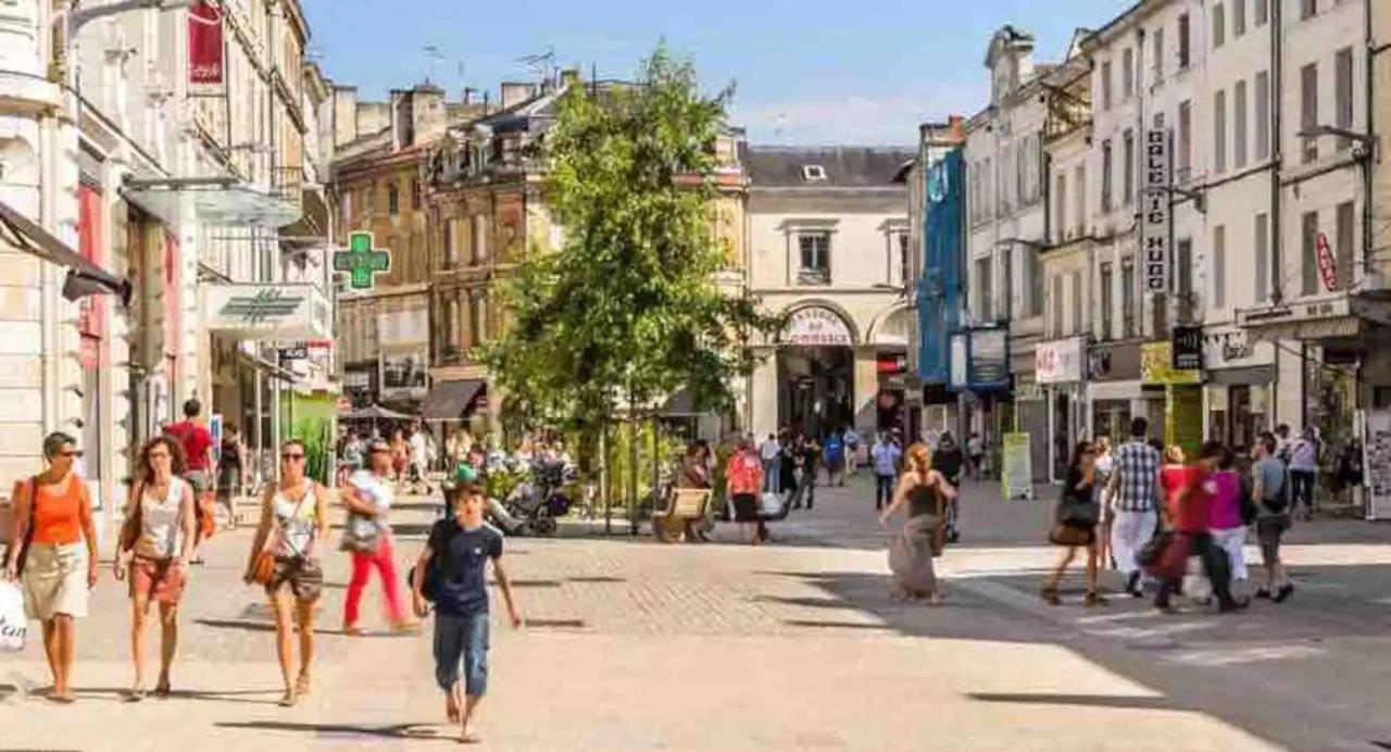 Le Jardin Niortais - Hyper Centre- Proche Gare - Paisible - Grand Jardin Prive, Wifi Hd -Netflix Daire Dış mekan fotoğraf